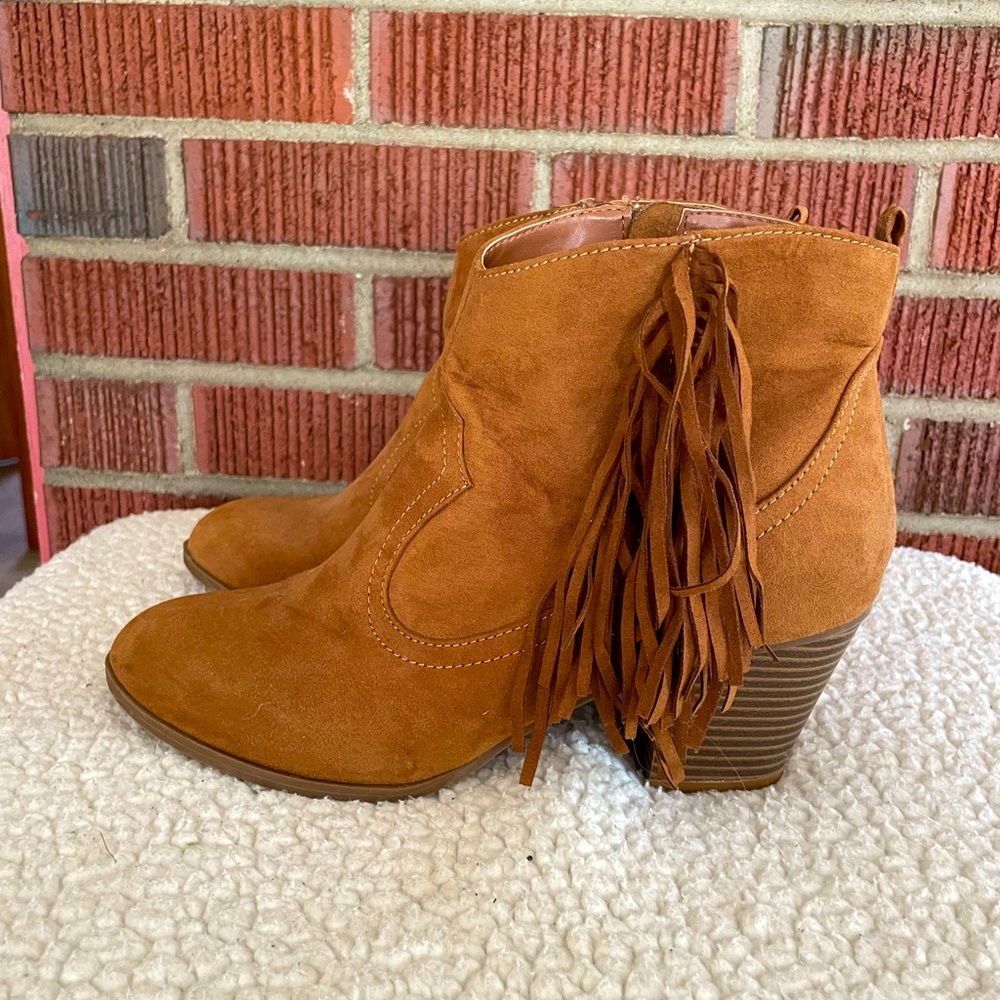 EXPRESS FRINGE COWGIRL FAUX SUEDE BOOTIE